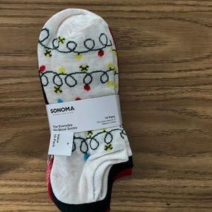 Sonoma no show Christmas socks